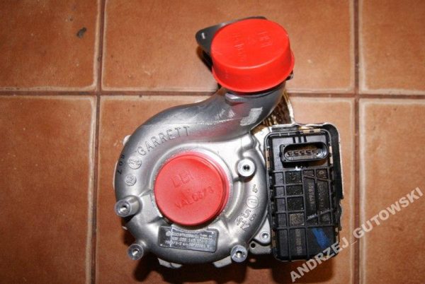 TURBOSPRĘŻARKA (K724.249,3) VW TOUAREG 3.0 TDI V6 779672-2 NOWA- 799672-2